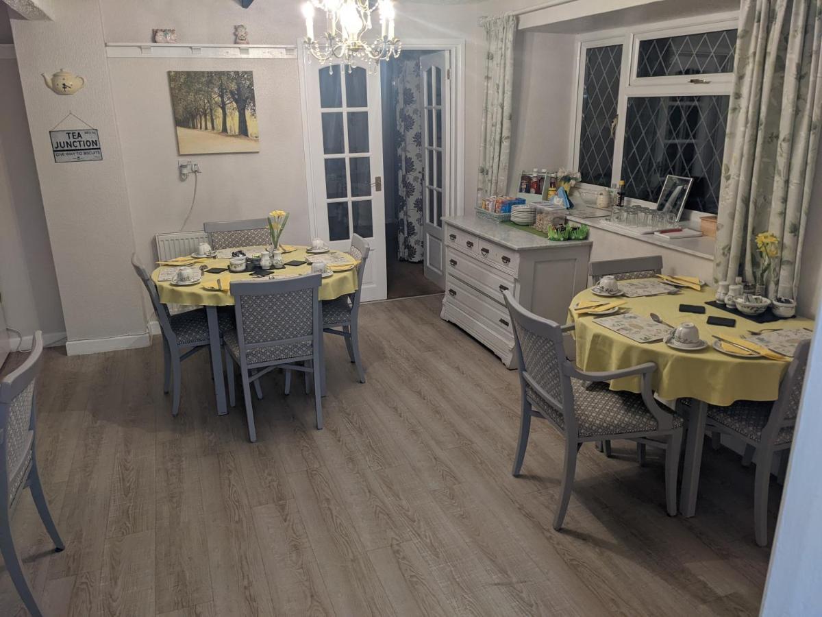 Cwmbach Guest House Neath Extérieur photo