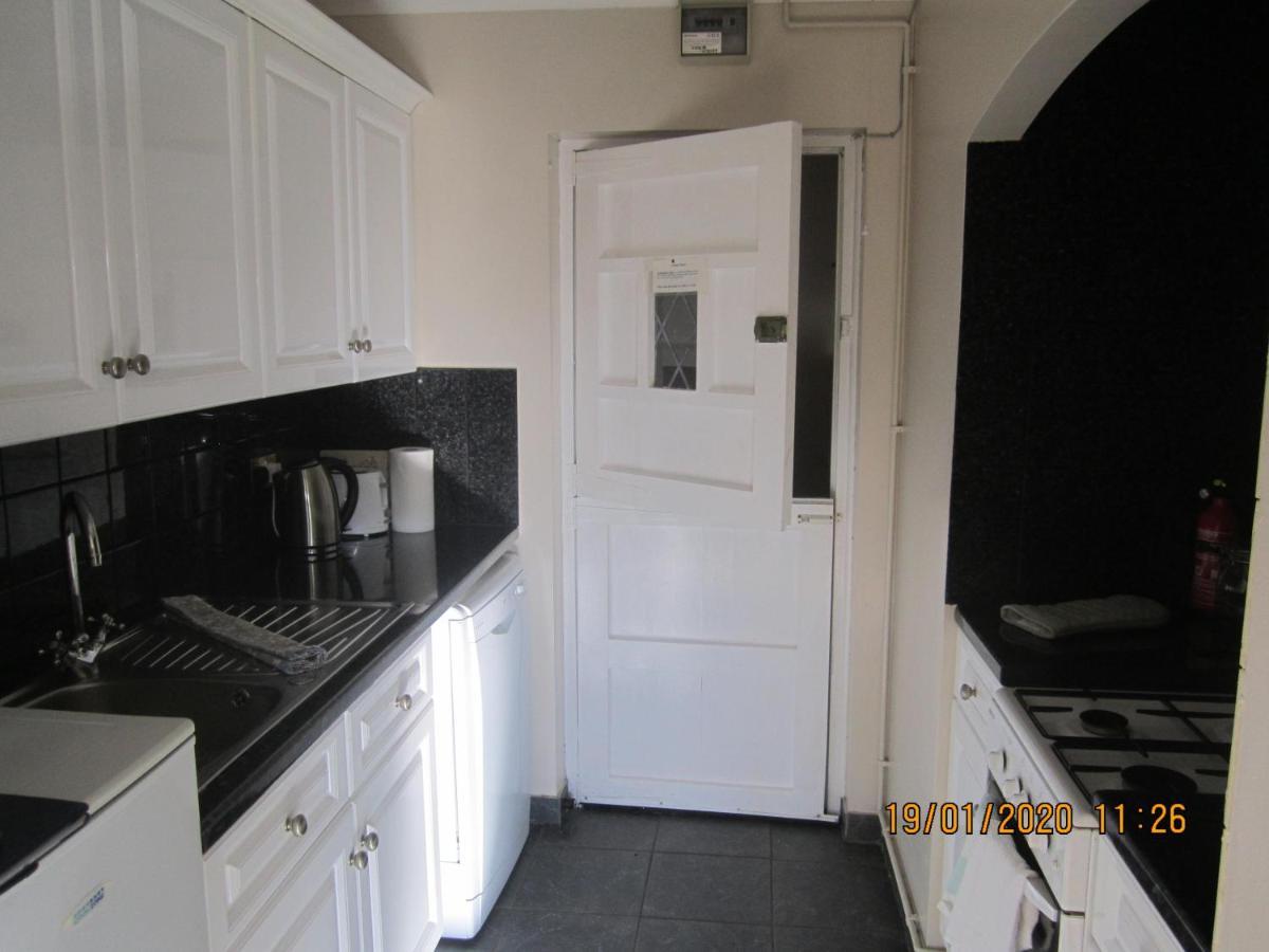 Cwmbach Guest House Neath Extérieur photo